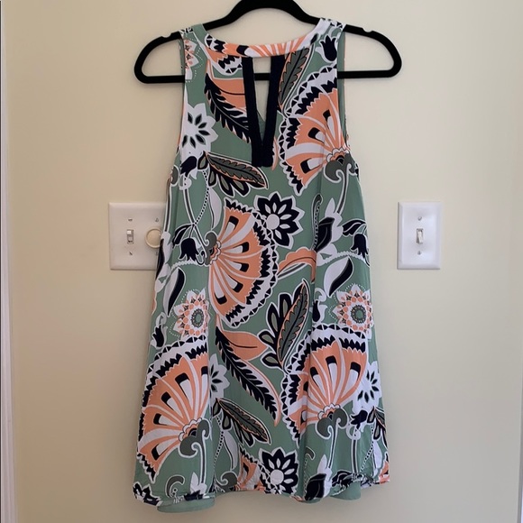 Crown & Ivy Shift Dress - Picture 2 of 2